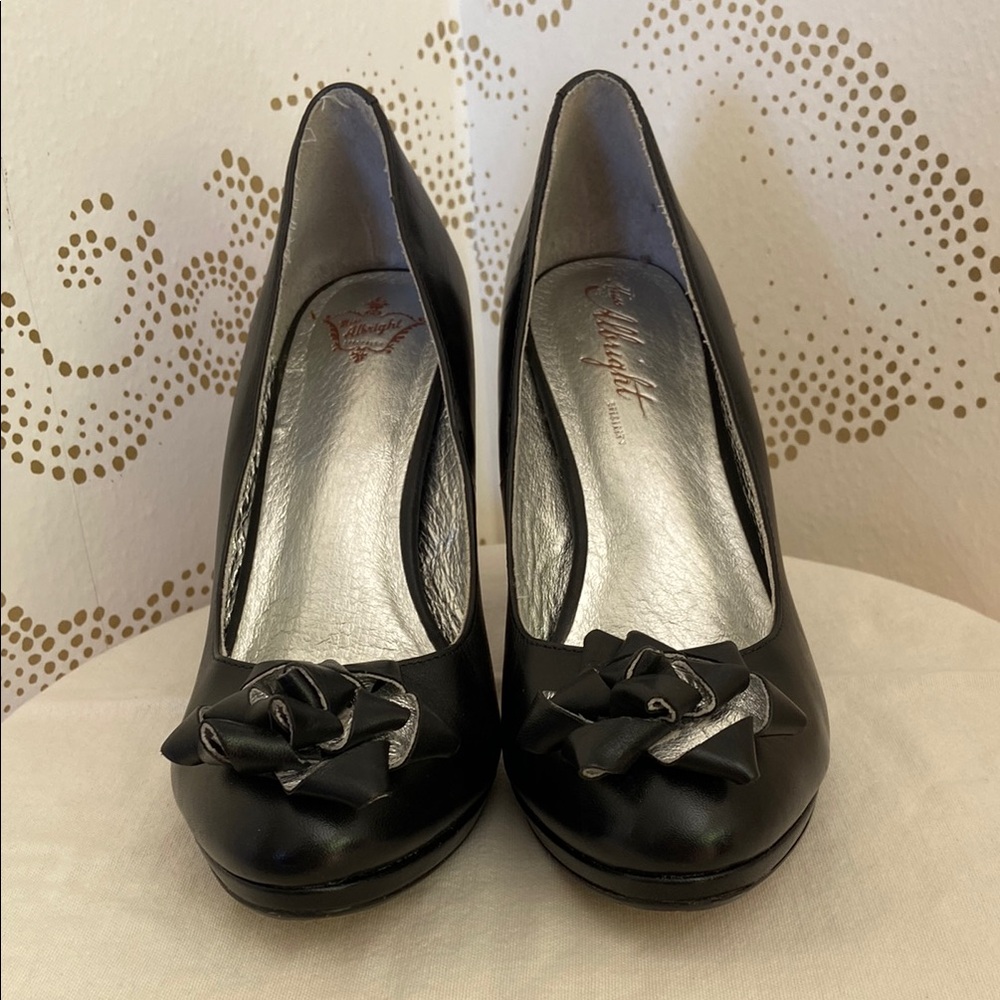Anthropologie Miss Albright Black Pumps with Gift Bow Detail